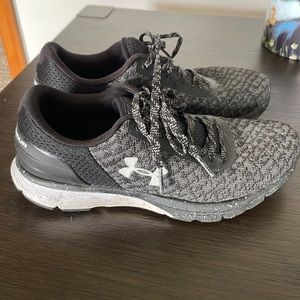 Black women under armor shoes